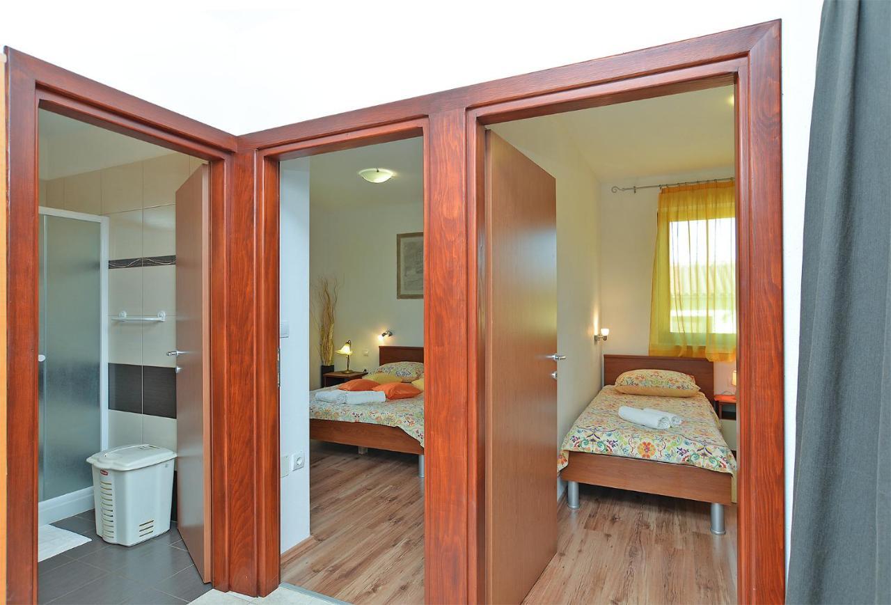 Apartment Jadranko 1761 Peroj Kültér fotó
