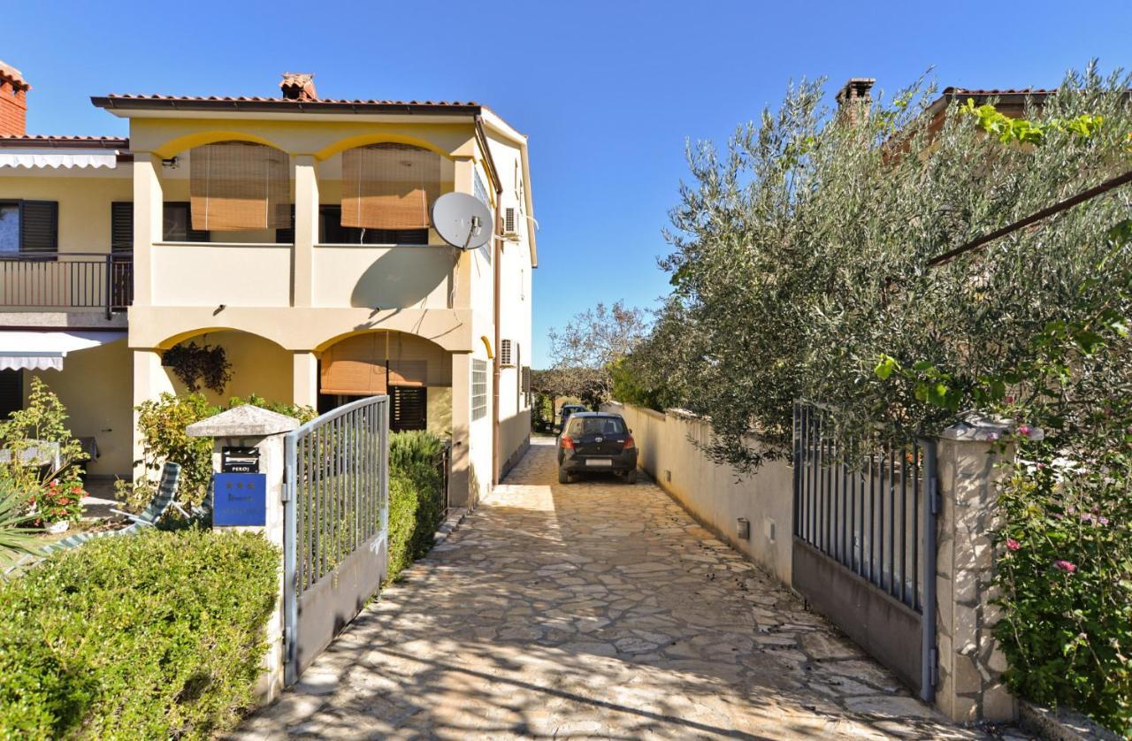 Apartment Jadranko 1761 Peroj Kültér fotó